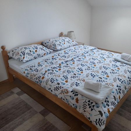 Apartman Zoran Ливно Екстериор снимка
