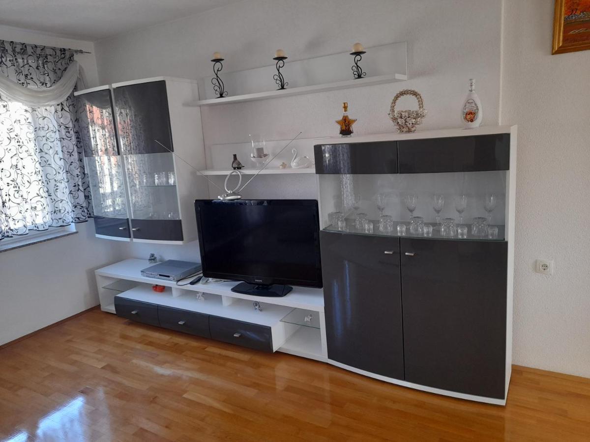 Apartman Zoran Ливно Екстериор снимка